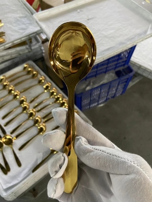 Professionelle automatische Goldfarbe PVD Vakuumbeschichtungsmaschine für Tischgeschirr Möbel Hardware