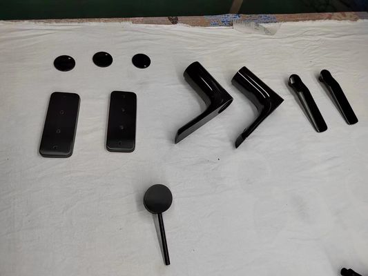 Kundenspezifische PVD-Vakuum-Beschichtungsfarbmaschine Metallindustrielle Automatisierungs-Lackierstraße Beschichtungsmaschinen