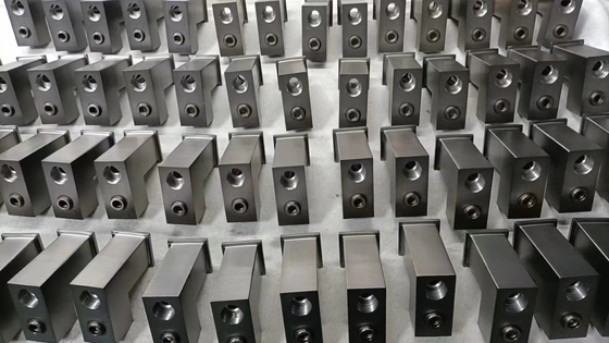 Farbenfrohe Keramikfliesen PVD Vakuum-Chrom-Ionenplattierungsmaschine