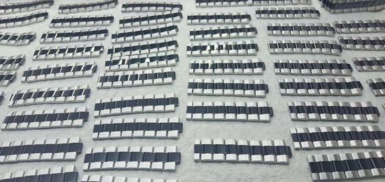 Fabrik Energieeffiziente Vakuum-Metallisierung Maschine Umweltfreundliche Betrieb Farbe Vakuum Stahl Metall Beschichtung Maschine Stahl