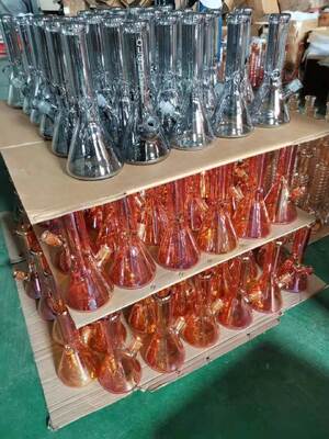 Glas-PVD-Vakuumbeschichtungsmaschine mit hochdurchlässiger Beschichtung, stabilem Produktionssystem und vollautomatischer Steuerung