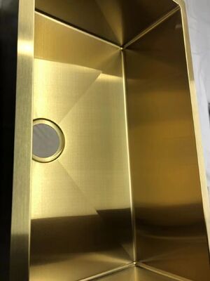 PVD-Vakuumbeschichtungsmaschine für Edelstahlwaschbecken und hochwertige Küchenspülen