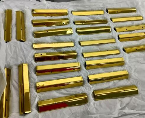 Kostengünstige Multi-Arc-Beschichtungsmaschine mit mittlerer Kammer für alltägliche Werkstücke