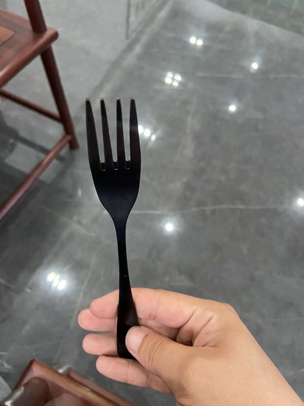 Gute Prozesswiederholbarkeit Goldfarbbeschichtung Mini-Maschine für PVD-Vakuum-Beschichtung